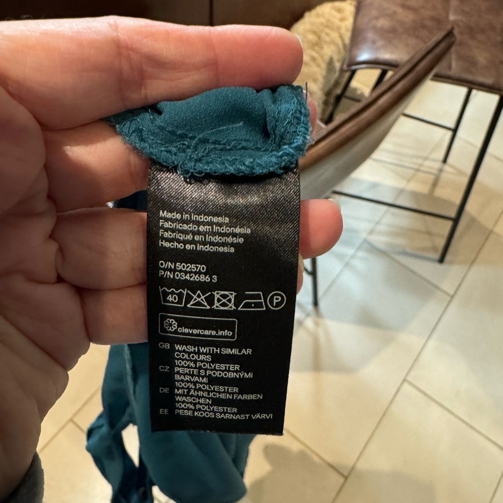 Teal colored long sleeveless H&M shirt - Picture 6 of 6